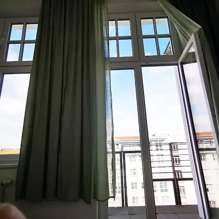 Апартаменты Sc 07 By Rockchair L Superhost Status L 2,5 Bedrooms Boxspringbeds Balcony Elevator Welcomes You! Берлин